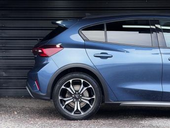 FORD FOCUS 1.0 Turbo MHEV Active Vignale [Nav] 5dr - AUTO!