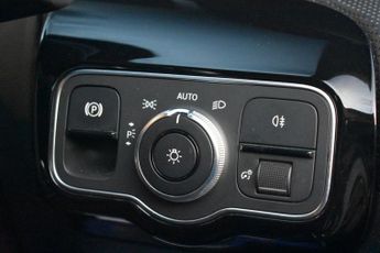 MERCEDES-BENZ A-CLASS 1.5 A180d AMG Line (Executive) Hatchback 5dr Diesel 7G-DCT Euro 