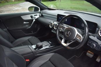 MERCEDES-BENZ A-CLASS 1.3 A250e 15.6kWh AMG Line Edition (Premium Plus) Saloon 4dr Pet