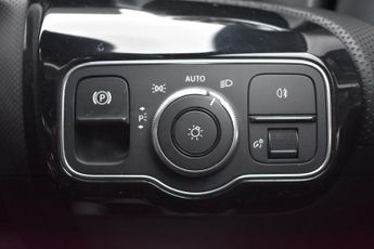 MERCEDES-BENZ A-CLASS 1.3 A250e 15.6kWh AMG Line Edition (Premium Plus) Saloon 4dr Pet