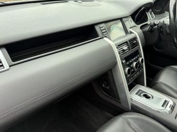 LAND ROVER DISCOVERY SPORT 2.0 TD4 HSE Black SUV 5dr Diesel Auto 4WD Euro 6 (s/s) (180 ps)