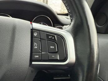 LAND ROVER DISCOVERY SPORT 2.0 TD4 HSE Black SUV 5dr Diesel Auto 4WD Euro 6 (s/s) (180 ps)