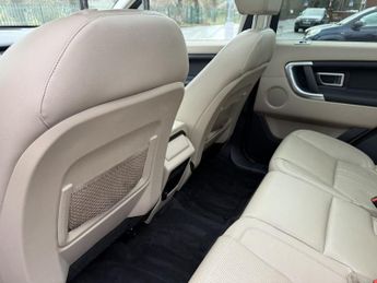 LAND ROVER DISCOVERY SPORT 2.0 TD4 HSE SUV 5dr Diesel Auto 4WD Euro 6 (s/s) (180 ps)