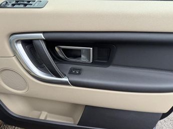 LAND ROVER DISCOVERY SPORT 2.0 TD4 HSE SUV 5dr Diesel Auto 4WD Euro 6 (s/s) (180 ps)