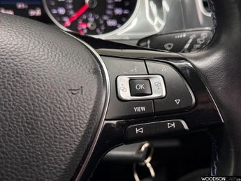 VOLKSWAGEN E-GOLF 35.8kWh e-Golf Hatchback 5dr Electric Auto (136 ps)