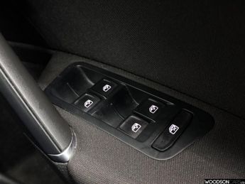 VOLKSWAGEN E-GOLF 35.8kWh e-Golf Hatchback 5dr Electric Auto (136 ps)