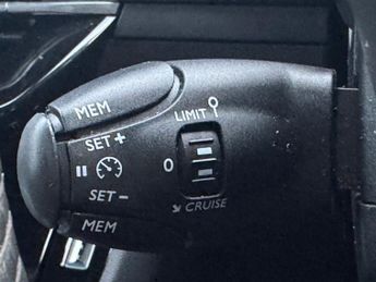 PEUGEOT E-208 50kWh Allure Premium + Hatchback 5dr Electric Auto (7kW Charger)