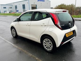 TOYOTA AYGO 1.0 VVT-i X-PLAY FIVE DOOR X-SHIFT SAFETY SENSE 72 BHP + REAR CA