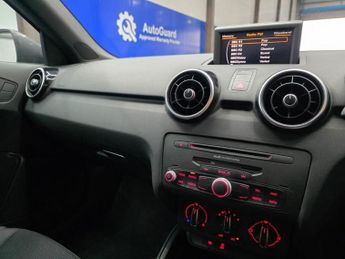 AUDI A1 1.4 TFSI S line Sportback 5dr Petrol S Tronic Euro 5 (s/s) (122 