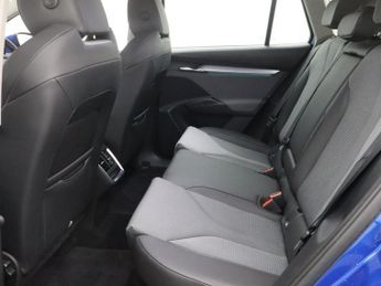 SKODA ENYAQ IV 62kWh 60 SUV 5dr Electric Auto (DC120kW) (179 ps)