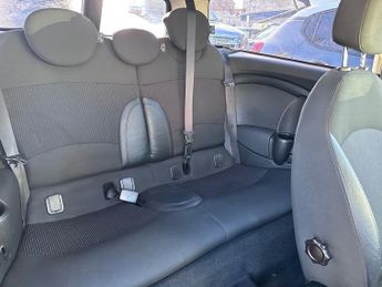 MINI CLUBMAN 2.0 Cooper D Estate 5dr Diesel Auto Euro 5 (112 ps)