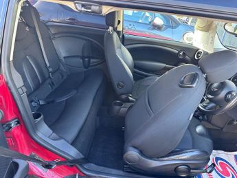 MINI CLUBMAN 2.0 Cooper D Estate 5dr Diesel Auto Euro 5 (112 ps)