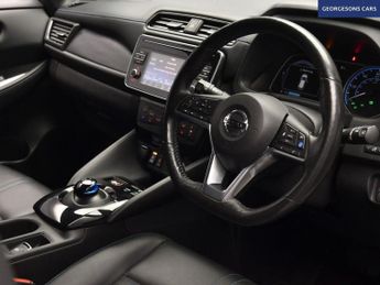 NISSAN LEAF 40kWh N-Connecta Hatchback 5dr Electric Auto (150 ps)
