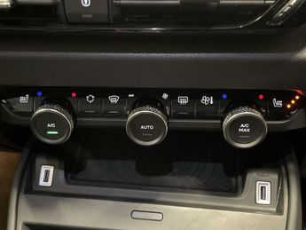 CITROEN e-C4 50kWh Shine Plus Hatchback 5dr Electric Auto (7.4kW Charger) (13