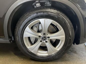 MERCEDES-BENZ GLC 2.1 GLC220d Sport SUV 5dr Diesel G-Tronic 4MATIC Euro 6 (s/s) (1