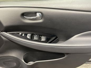 NISSAN LEAF 40kWh N-Connecta Hatchback 5dr Electric Auto (150 ps)