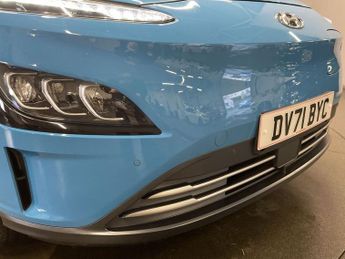 HYUNDAI KONA 64kWh Premium SUV 5dr Electric Auto (10.5kW Charger) (204 ps)