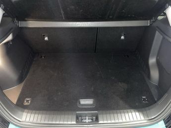 HYUNDAI KONA 64kWh Premium SUV 5dr Electric Auto (10.5kW Charger) (204 ps)