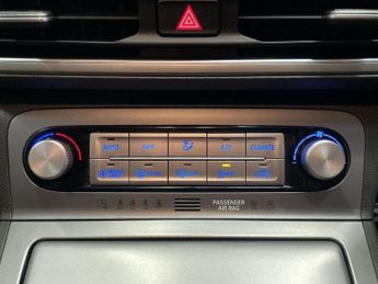 HYUNDAI KONA 64kWh Premium SUV 5dr Electric Auto (10.5kW Charger) (204 ps)