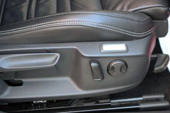 VOLKSWAGEN PASSAT 2.0 TDI EVO R-Line Estate 5dr Diesel DSG Euro 6 (s/s) (150 ps)