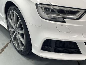 AUDI A3 1.0 TFSI 30 Black Edition Sportback 5dr Petrol Manual Euro 6 (s/