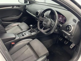 AUDI A3 1.0 TFSI 30 Black Edition Sportback 5dr Petrol Manual Euro 6 (s/