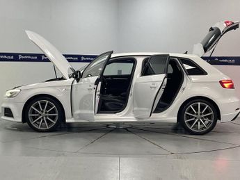 AUDI A3 1.0 TFSI 30 Black Edition Sportback 5dr Petrol Manual Euro 6 (s/