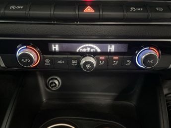 AUDI A3 1.0 TFSI 30 Black Edition Sportback 5dr Petrol Manual Euro 6 (s/