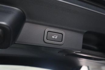 JAGUAR F-PACE 2.0 D200 MHEV R-Dynamic Black SUV 5dr Diesel Auto AWD Euro 6 (s/