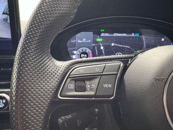 AUDI A4 AVANT 2.0 TFSI 40 Black Edition Estate 5dr Petrol S Tronic Euro 6 (s/s