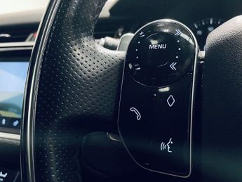 LAND ROVER RANGE ROVER VELAR 2.0 D240 R-Dynamic S SUV 5dr Diesel Auto 4WD Euro 6 (s/s) (240 p