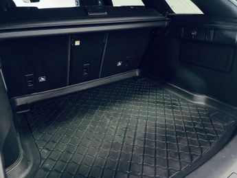 LAND ROVER RANGE ROVER VELAR 2.0 D240 R-Dynamic S SUV 5dr Diesel Auto 4WD Euro 6 (s/s) (240 p