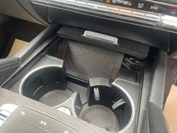 MERCEDES-BENZ GLE 2.0 GLE300d AMG Line (Premium) SUV 5dr Diesel G-Tronic 4MATIC Eu