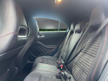 MERCEDES-BENZ A-CLASS 2.1 A200d AMG Line Hatchback 5dr Diesel 7G-DCT Euro 6 (s/s) (136