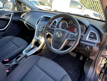 VAUXHALL ASTRA 1.6 16v SRi Hatchback 5dr Petrol Auto Euro 5 (115 ps)