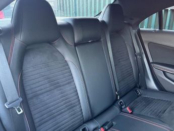 MERCEDES-BENZ CLA 2.1 CLA220d AMG Line Coupe 4dr Diesel 7G-DCT Euro 6 (s/s) (177 p