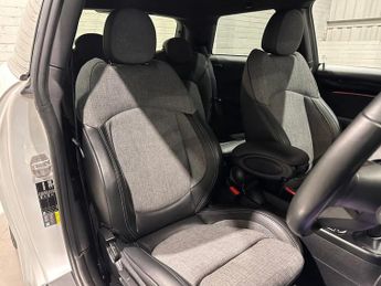 MINI Electric Hatch Cooper SE 32.6kWh Level 2 Hatchback 3dr Electric Auto (184 ps)