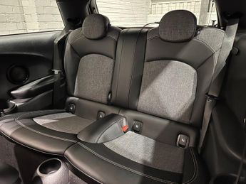 MINI Electric Hatch Cooper SE 32.6kWh Level 2 Hatchback 3dr Electric Auto (184 ps)