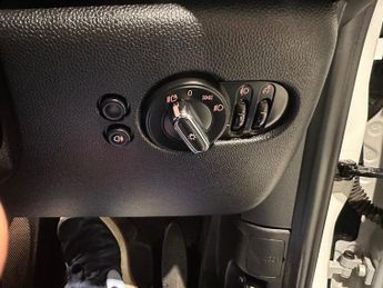 MINI Electric Hatch Cooper SE 32.6kWh Level 2 Hatchback 3dr Electric Auto (184 ps)