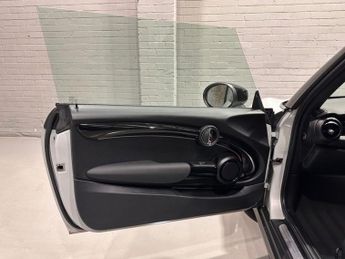 MINI Electric Hatch Cooper SE 32.6kWh Level 2 Hatchback 3dr Electric Auto (184 ps)