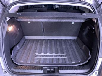 RENAULT CAPTUR 1.6 E-TECH evolution SUV 5dr Petrol Hybrid Auto Euro 6 (s/s) (14