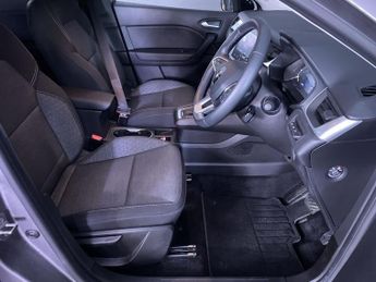 RENAULT CAPTUR 1.6 E-TECH evolution SUV 5dr Petrol Hybrid Auto Euro 6 (s/s) (14