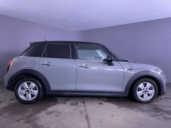 MINI HATCH 1.5 Cooper Classic Hatchback 5dr Petrol Steptronic Euro 6 (s/s) 