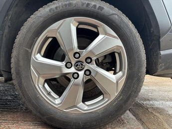 TOYOTA RAV4 2.5 VVT-h Design SUV 5dr Petrol Hybrid CVT 4WD Euro 6 (s/s) (222