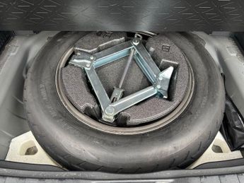 TOYOTA RAV4 2.5 VVT-h Design SUV 5dr Petrol Hybrid CVT 4WD Euro 6 (s/s) (222