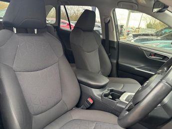 TOYOTA RAV4 2.5 VVT-h Design SUV 5dr Petrol Hybrid CVT 4WD Euro 6 (s/s) (222