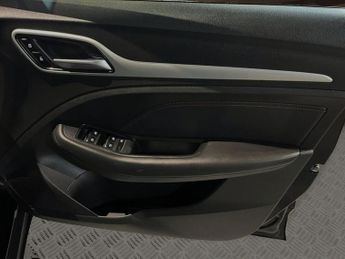 MG MG ZS 72.6kWh Trophy Connect Long Range SUV 5dr Electric Auto (156 ps)