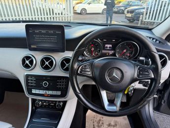 MERCEDES-BENZ A-CLASS 1.5 A180d Sport (Executive) Hatchback 5dr Diesel 7G-DCT Euro 6 (