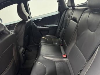 VOLVO XC60 2.4 D5 R-Design Lux Nav SUV 5dr Diesel Auto AWD Euro 6 (s/s) (22