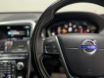 VOLVO XC60 2.4 D5 R-Design Lux Nav SUV 5dr Diesel Auto AWD Euro 6 (s/s) (22